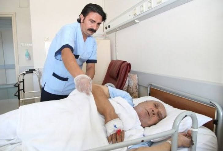 Erkek Hasta Bakıcısı Hizmeti